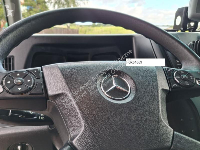 آلة لصيانة الطرق Mercedes press 522 Zoeller