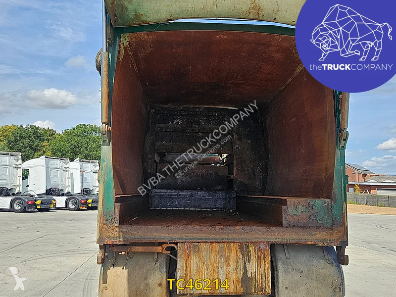Engin de voirie Renault 380