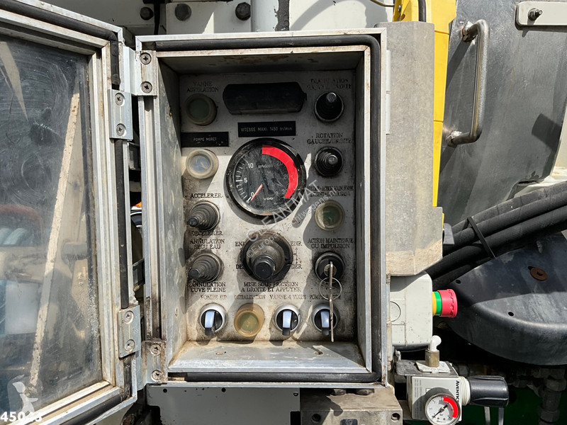 Engin de voirie Volvo 340 6x4 7m³ Combi...
