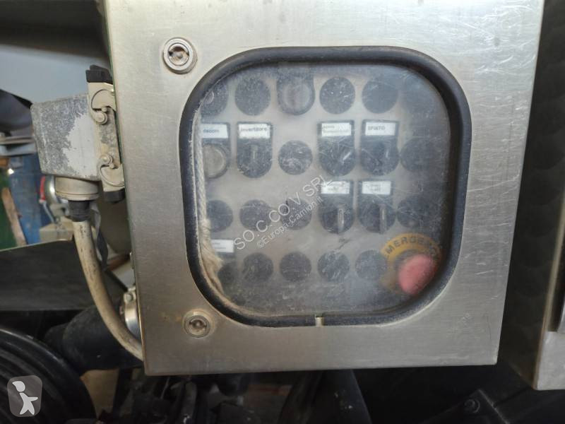 Vehículo de limpieza viaria Iveco 170 E 27