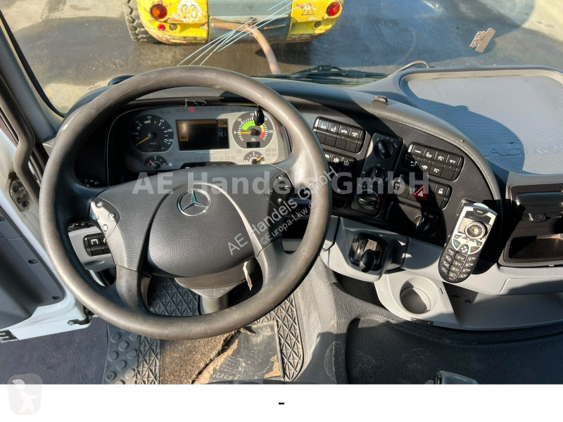 آلة لصيانة الطرق Mercedes III 2532 BL M Saug...