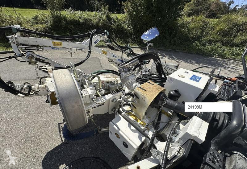 Mercedes Unimog U400 4x4 road network trucks