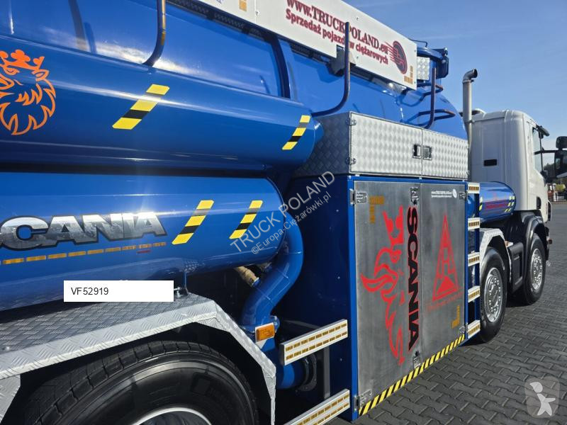 Útfenntartó-és-karbantartógép Scania LARSEN...