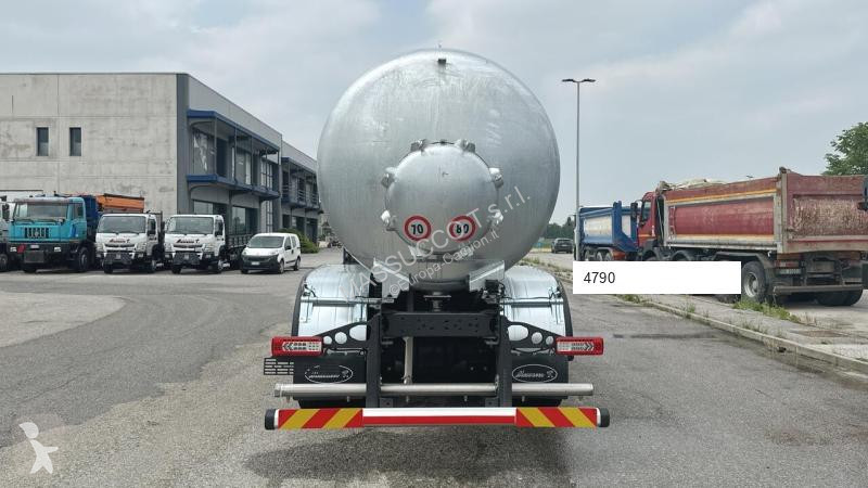 Silniční stroje Volvo FMX 460