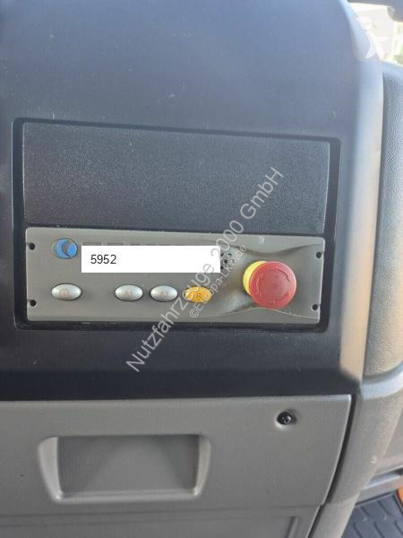 Silniční stroje Mercedes Schüttung System 2301