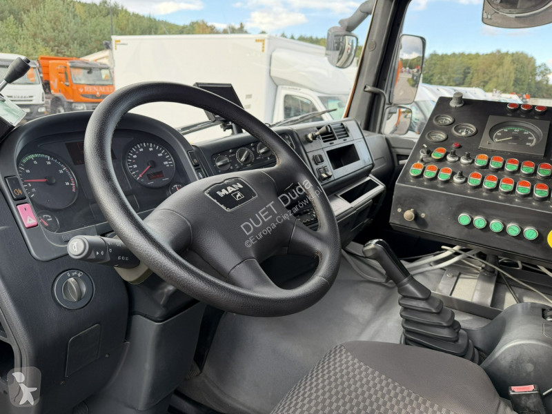 Коммунальная техника  MAN TGM 18.240 E5...