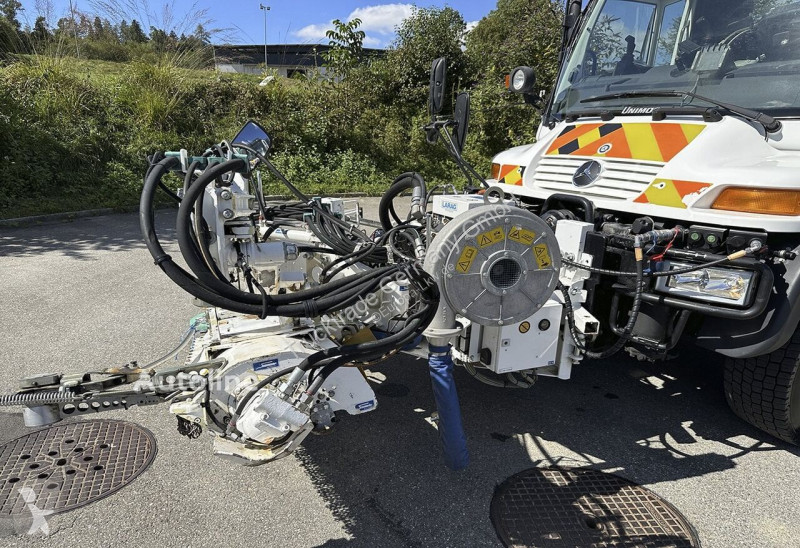 Engin de voirie Mercedes U400