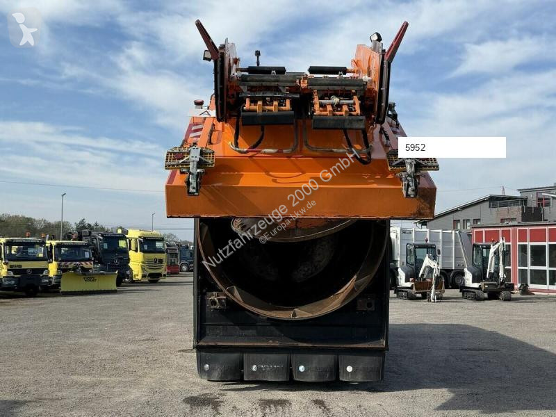 Silniční stroje Mercedes Schüttung System 2301