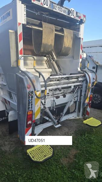 Utilaje pentru drumuri Mercedes variopress 16m3
