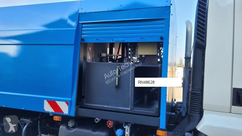 آلة لصيانة الطرق Renault 240dxi