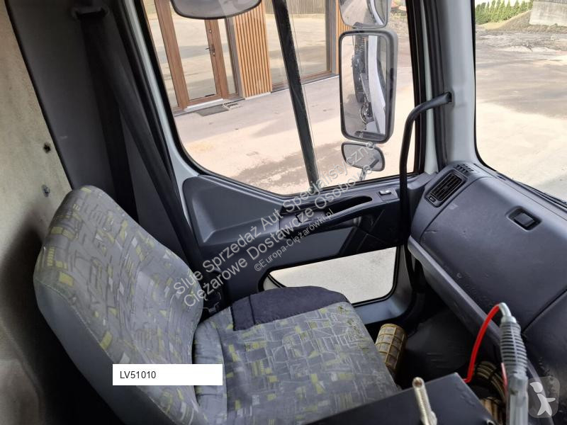 آلة لصيانة الطرق Renault 260