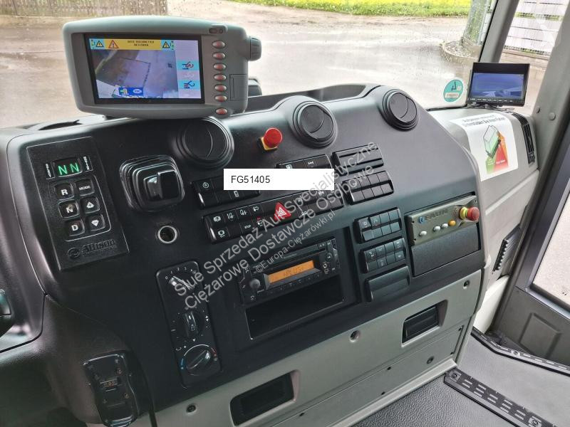 Silniční stroje Mercedes press 522 Zoeller