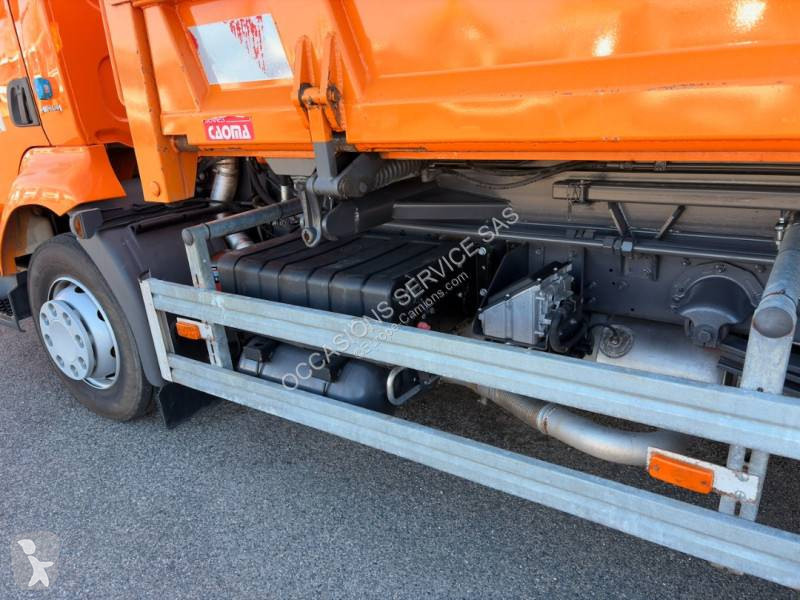 آلة لصيانة الطرق Renault 220.12 DXI