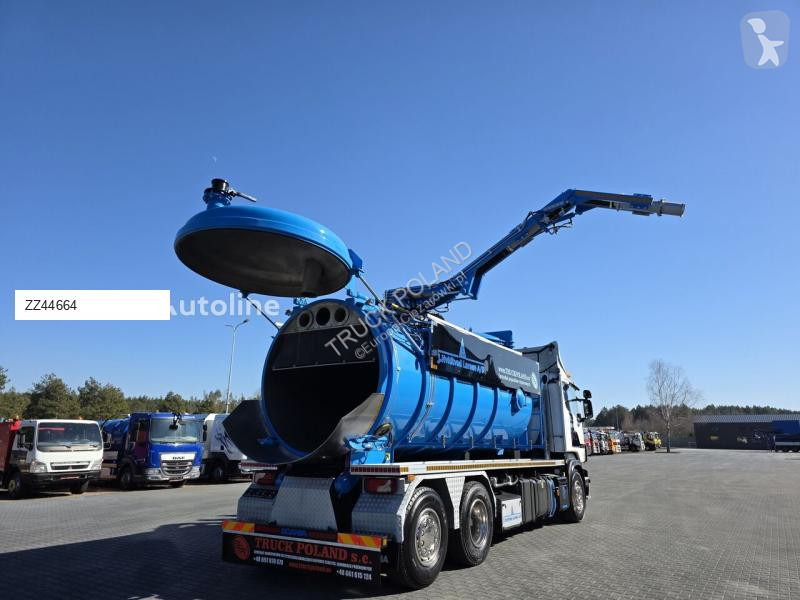Vehículo de limpieza viaria Scania Larsen...