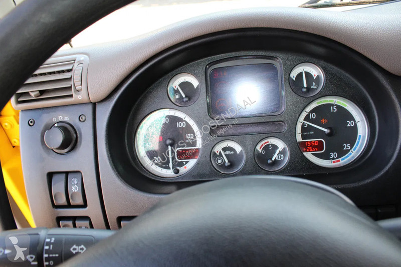 آلة لصيانة الطرق DAF 310 + 6X2 STEERING