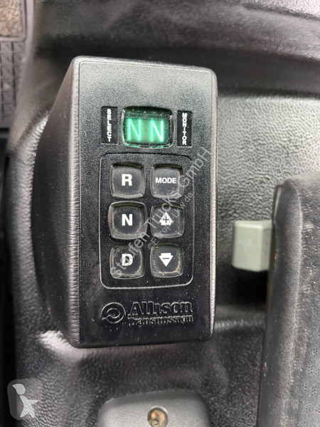 Engin de voirie Mercedes 2529 6 Stück Müllwagen...
