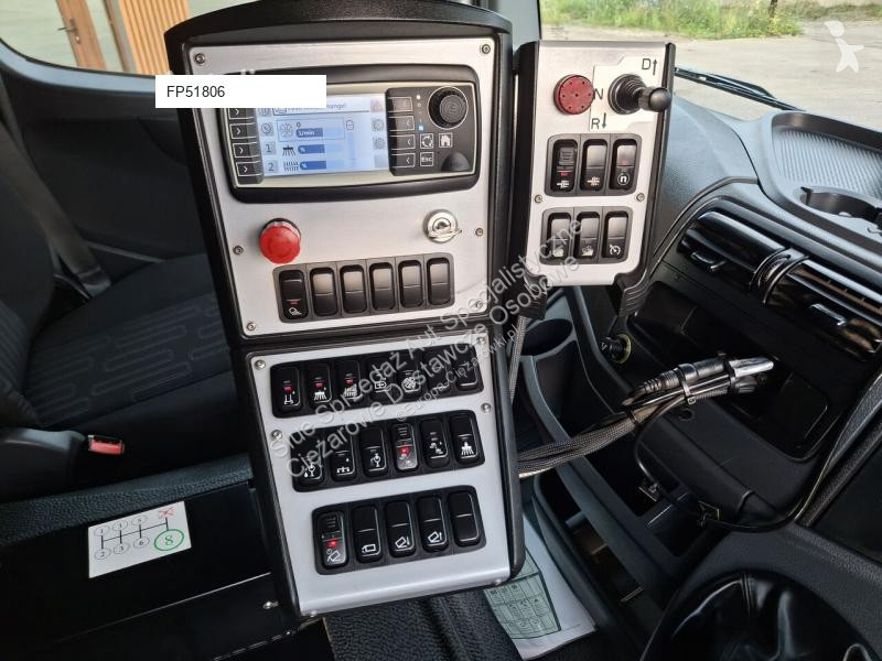 آلة لصيانة الطرق Mercedes SK500