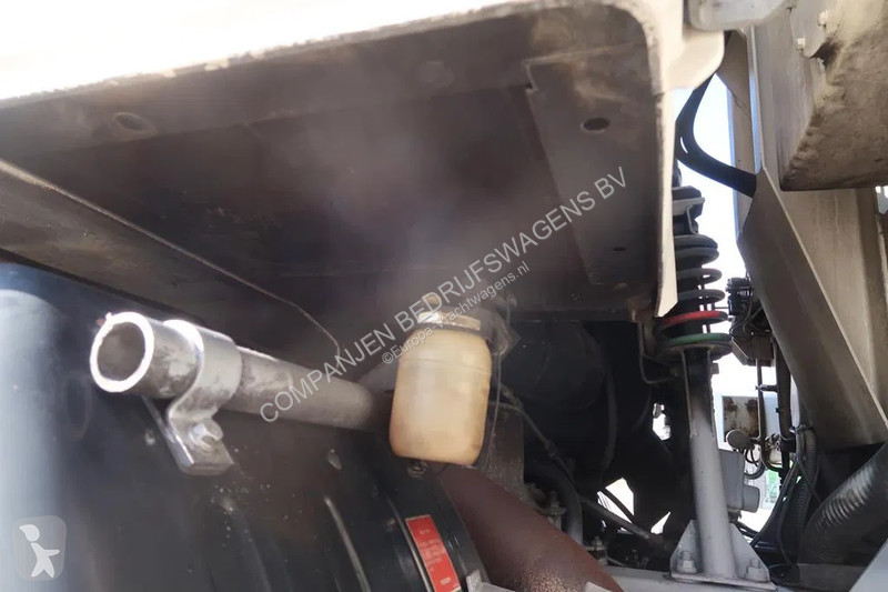 آلة لصيانة الطرق Volvo F 12.400 Volvo -400...