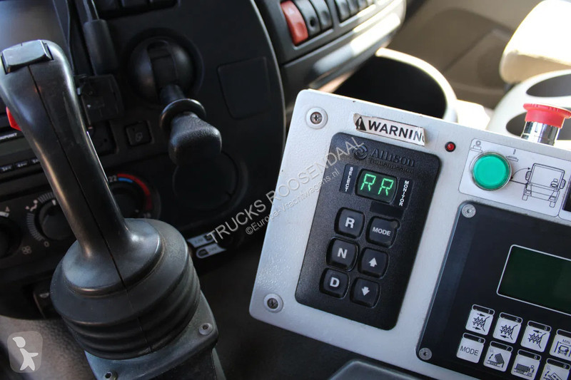 آلة لصيانة الطرق DAF 310 + 6X2 STEERING