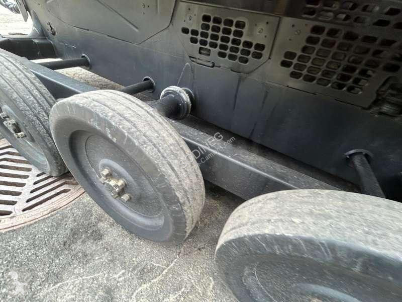 Silniční stroje   600