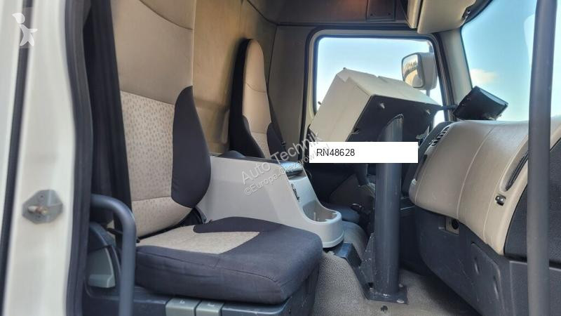 آلة لصيانة الطرق Renault 240dxi