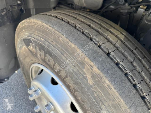 آلة لصيانة الطرق Renault 260
