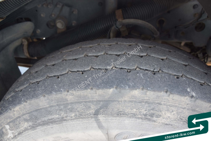 آلة لصيانة الطرق Volvo 240 Lorenz Kehrmaschine...