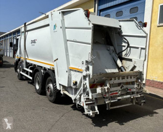 Camion benne à ordures ménagères Iveco