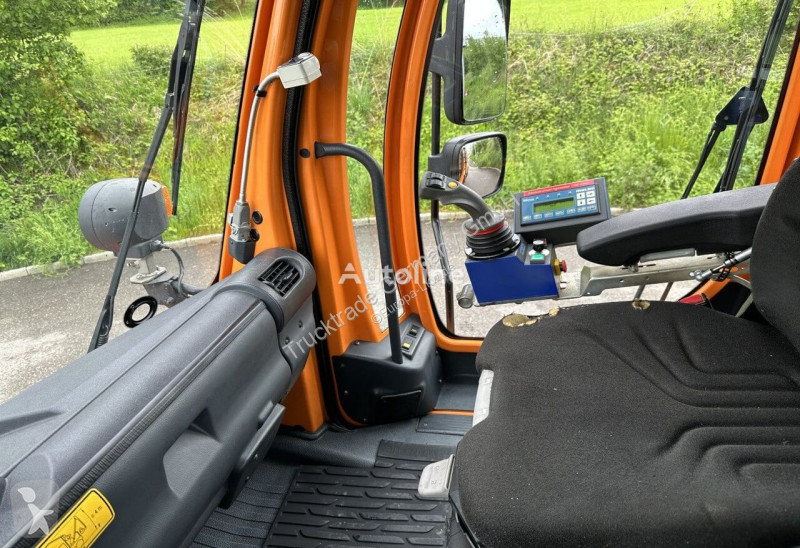 Utilaje pentru drumuri Mercedes U400