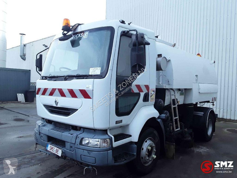 Engin de voirie Renault 220
