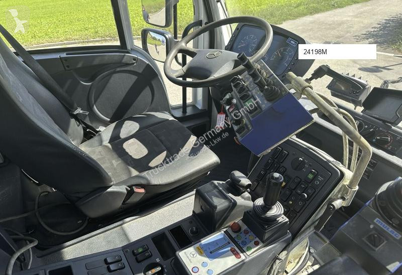 Silniční stroje Mercedes U400