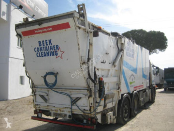 Camion benne à ordures ménagères Volvo