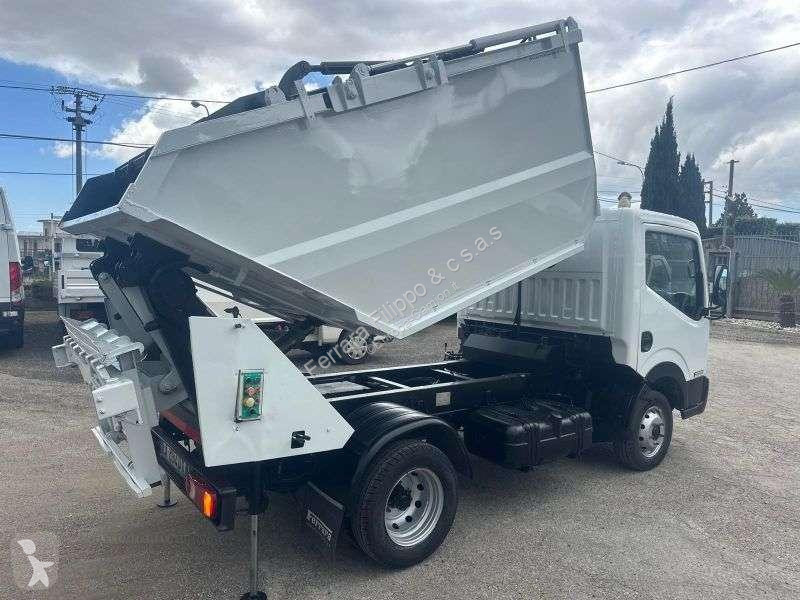 آلة لصيانة الطرق Nissan cabstar 35-11