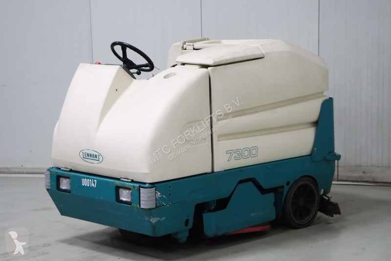 Silniční stroje Tennant 7300E