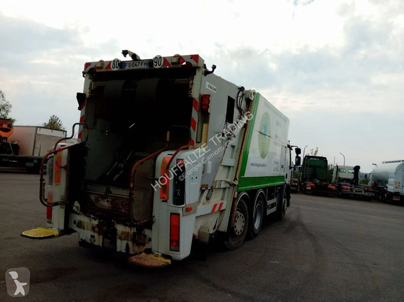 آلة لصيانة الطرق Renault 320 6x2