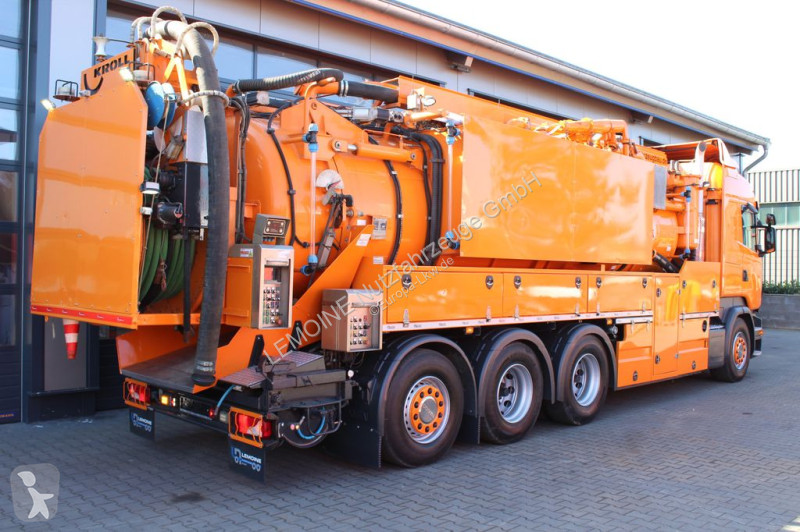 Vägmaskiner Scania 8x4 Kroll 19m³...
