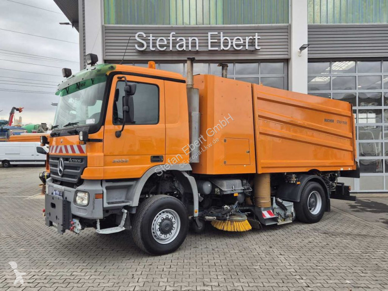 Silniční stroje Mercedes 2032 A 4x4 Bucher STKF...