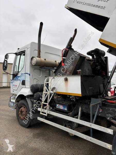 Engin de voirie Renault