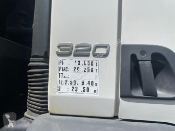 Camion benne à ordures ménagères Volvo