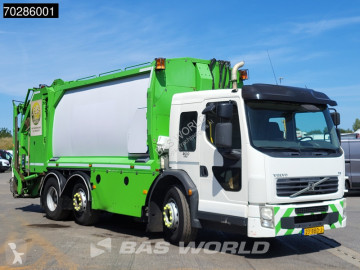 Camión volquete para residuos domésticos Volvo