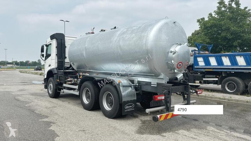 Silniční stroje Volvo FMX 460