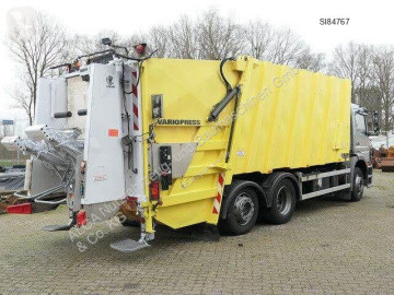 Camion benne à ordures ménagères Mercedes
