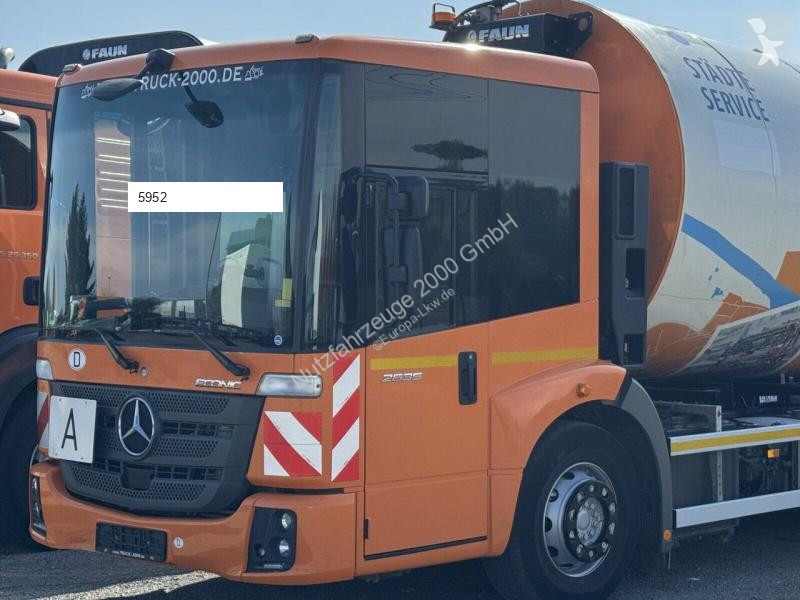 Silniční stroje Mercedes Schüttung System 2301
