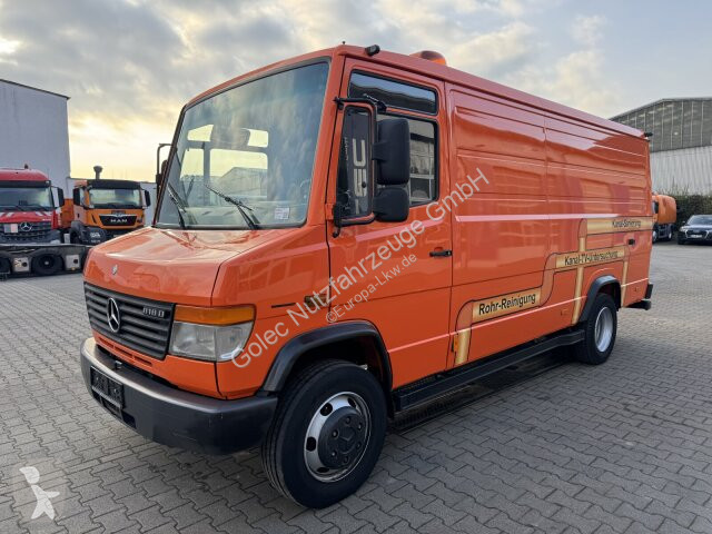 آلة لصيانة الطرق Mercedes Vario 818D...