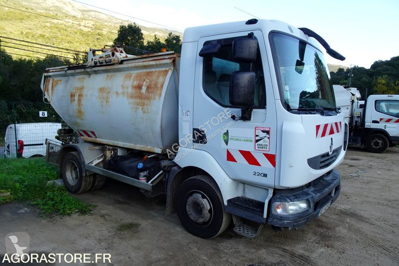 آلة لصيانة الطرق Renault MIDLUM