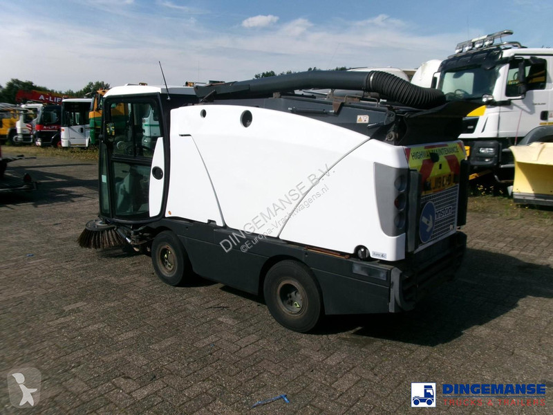آلة لصيانة الطرق Johnston compact street sweeper
