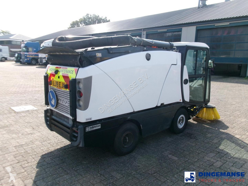 آلة لصيانة الطرق Johnston compact street sweeper