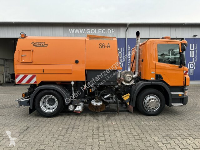 آلة لصيانة الطرق Scania P230 Kehrmaschine...