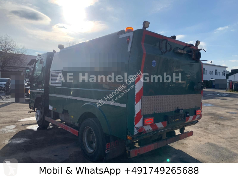آلة لصيانة الطرق Mitsubishi FUSO 7C15 BROCK...