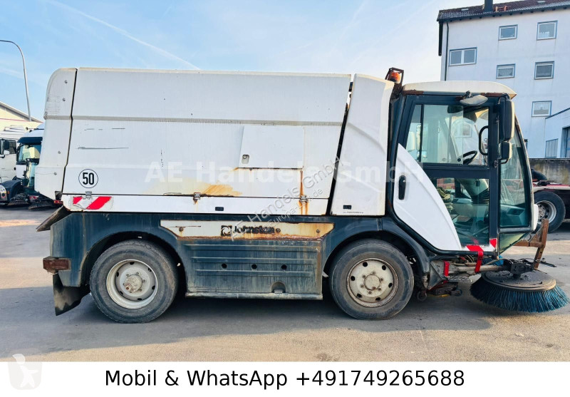 Engin de voirie  Johnston Bucher C401 Sweeper *